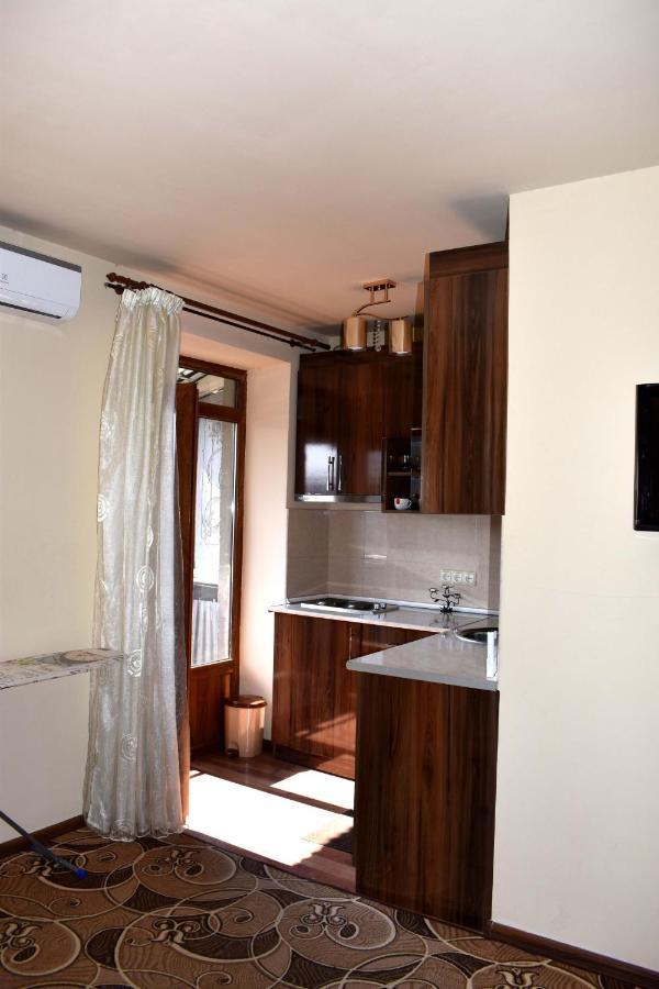 Напротив Спортивно-Концертного Комплекса Apartman Jereván Kültér fotó